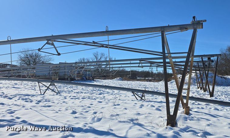 image for item DO7726 Irrigation pivots and pipes