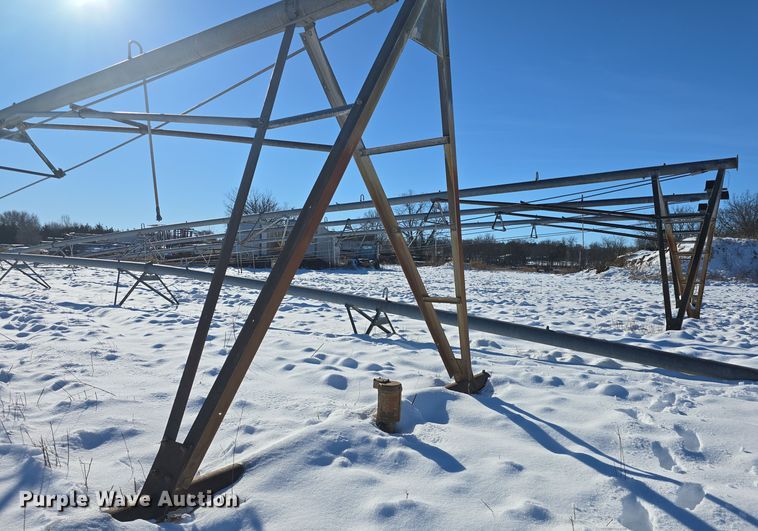 image for item DO7726 Irrigation pivots and pipes