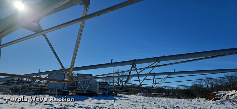 image for item DO7726 Irrigation pivots and pipes