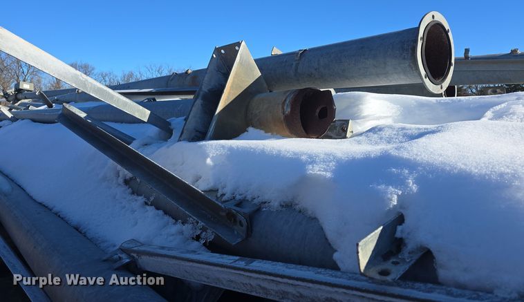 image for item DO7726 Irrigation pivots and pipes