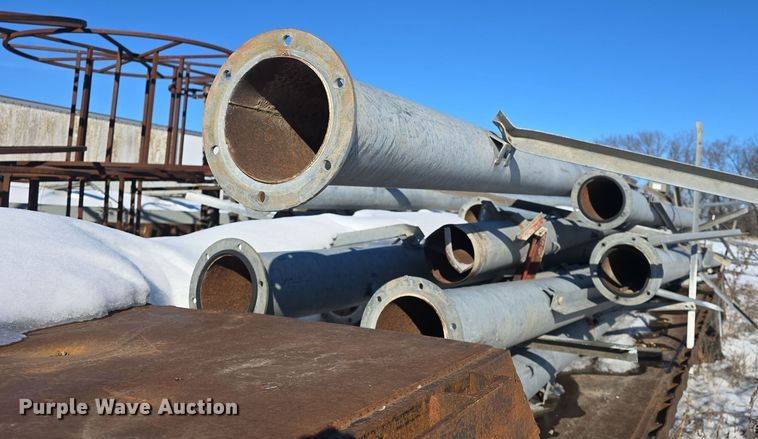 image for item DO7726 Irrigation pivots and pipes