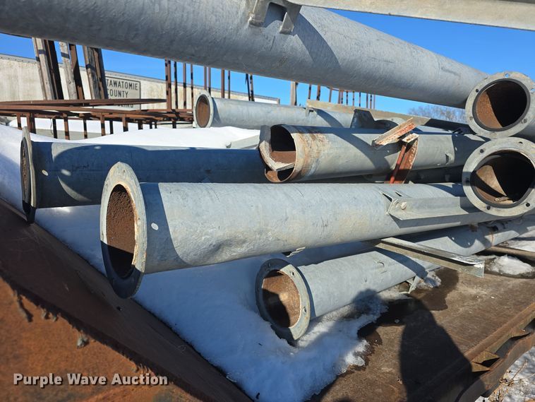 image for item DO7726 Irrigation pivots and pipes