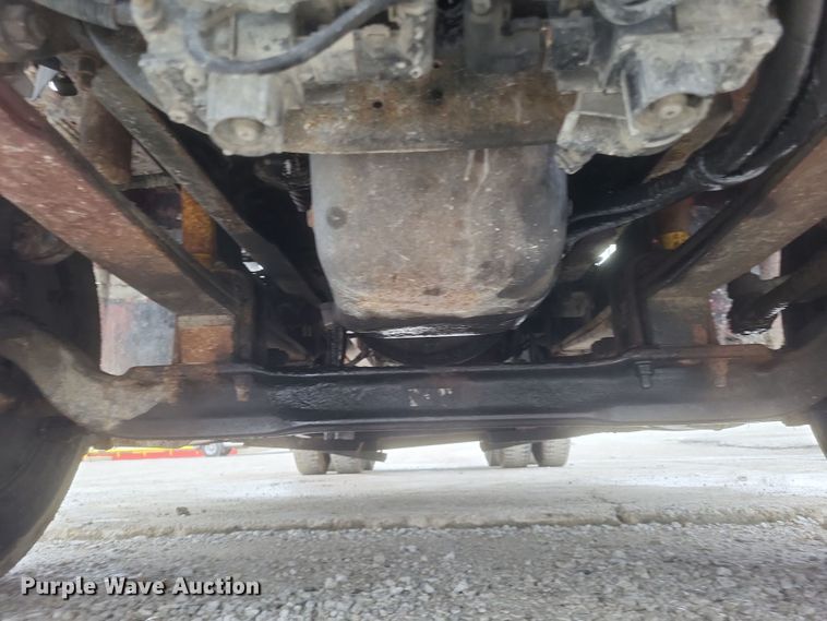 image for item DQ3868 2000 International 9100i fertilizer delivery truck