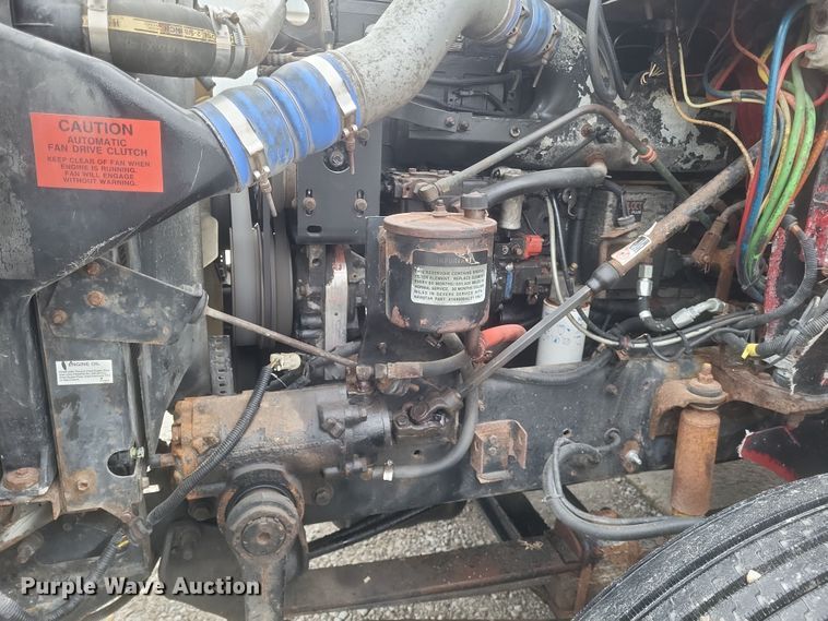 image for item DQ3868 2000 International 9100i fertilizer delivery truck