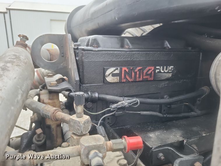 image for item DQ3868 2000 International 9100i fertilizer delivery truck