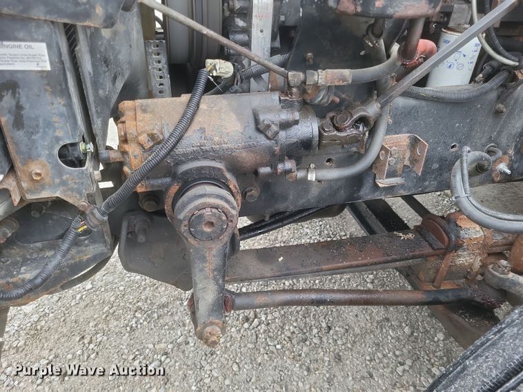 image for item DQ3868 2000 International 9100i fertilizer delivery truck