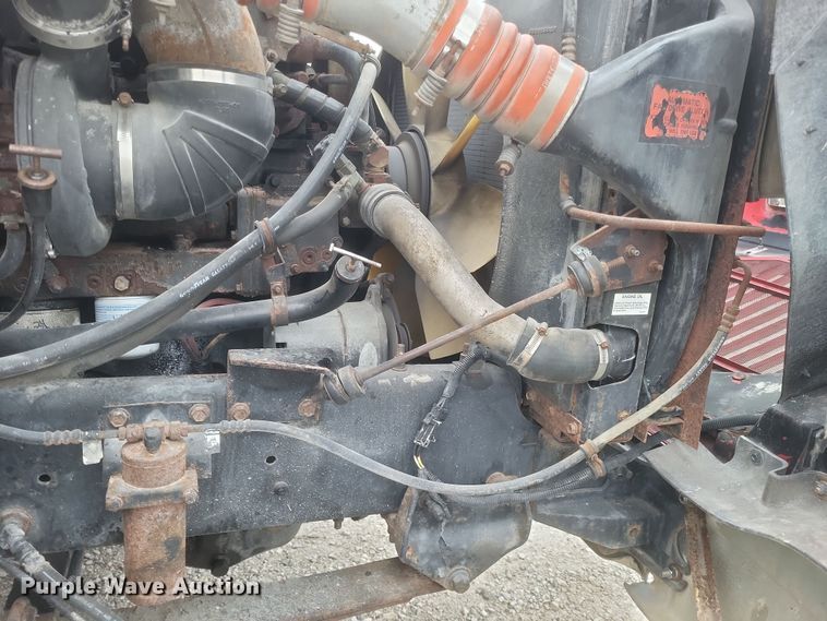 image for item DQ3868 2000 International 9100i fertilizer delivery truck