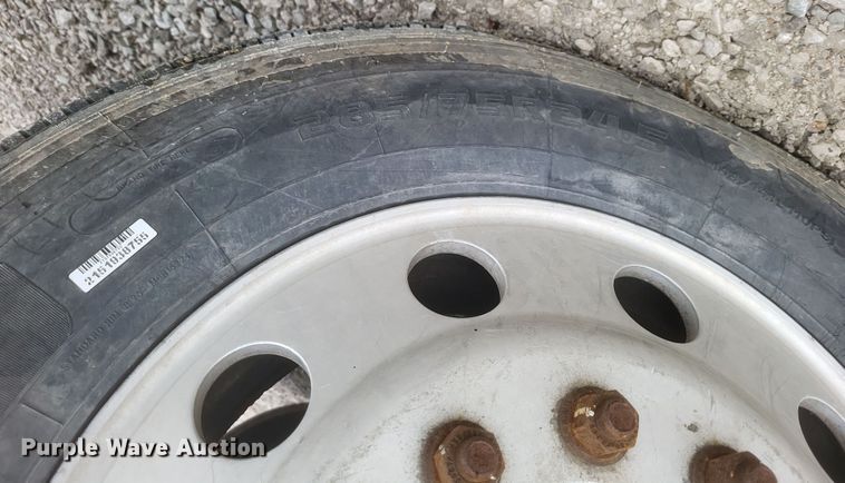 image for item DQ3868 2000 International 9100i fertilizer delivery truck