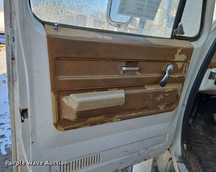 image for item DT7592 1974 Chevrolet C65 fertilizer delivery truck