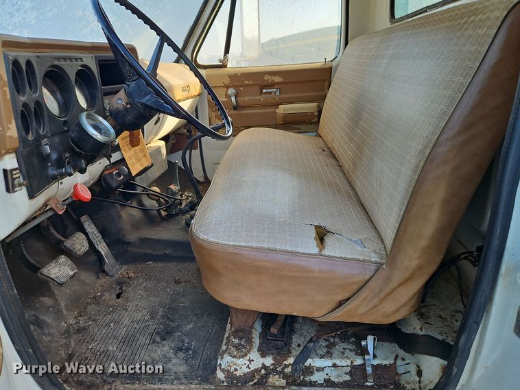 image for item DT7592 1974 Chevrolet C65 fertilizer delivery truck