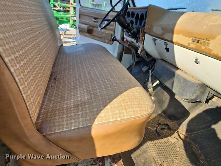 image for item DT7592 1974 Chevrolet C65 fertilizer delivery truck