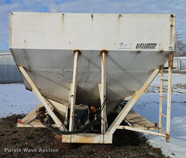 image for item DT7595 Willmar Load Runner 16 seed tender bed