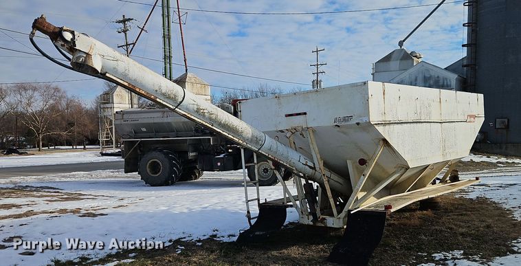 image for item DT7595 Willmar Load Runner 16 seed tender bed