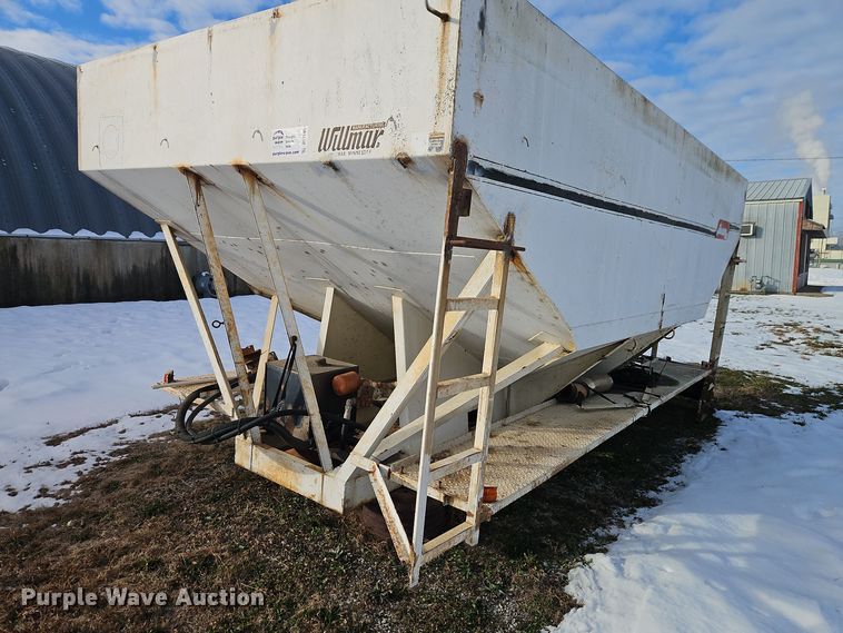 image for item DT7595 Willmar Load Runner 16 seed tender bed