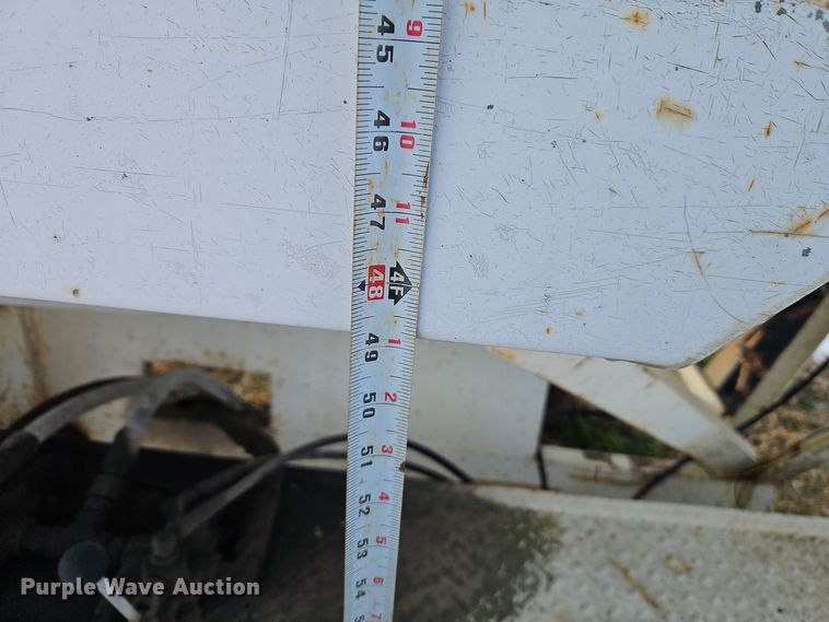 image for item DT7595 Willmar Load Runner 16 seed tender bed