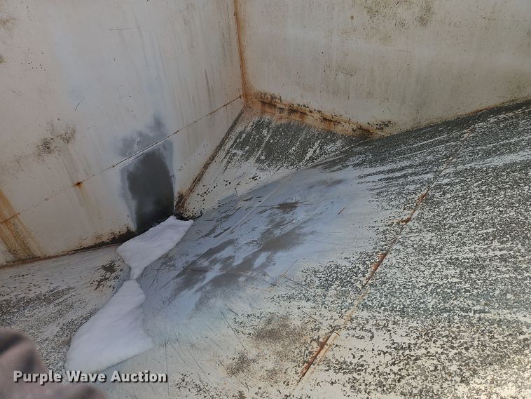 image for item DT7595 Willmar Load Runner 16 seed tender bed