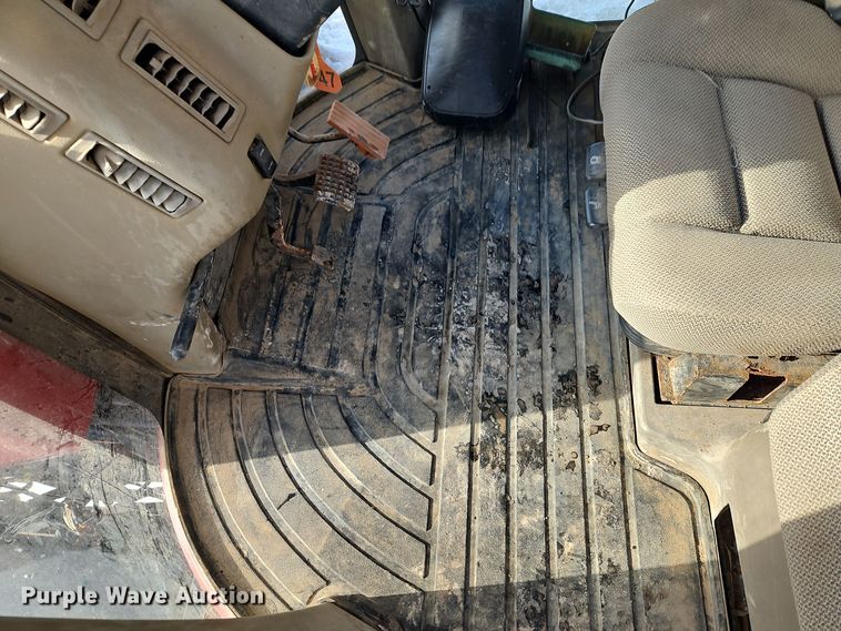 image for item DT7596 2011 Case 4020 spreader