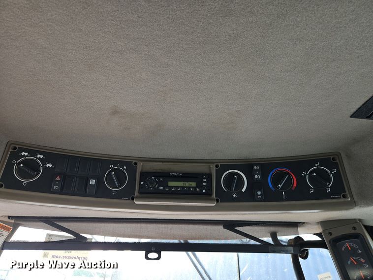 image for item DT7596 2011 Case 4020 spreader