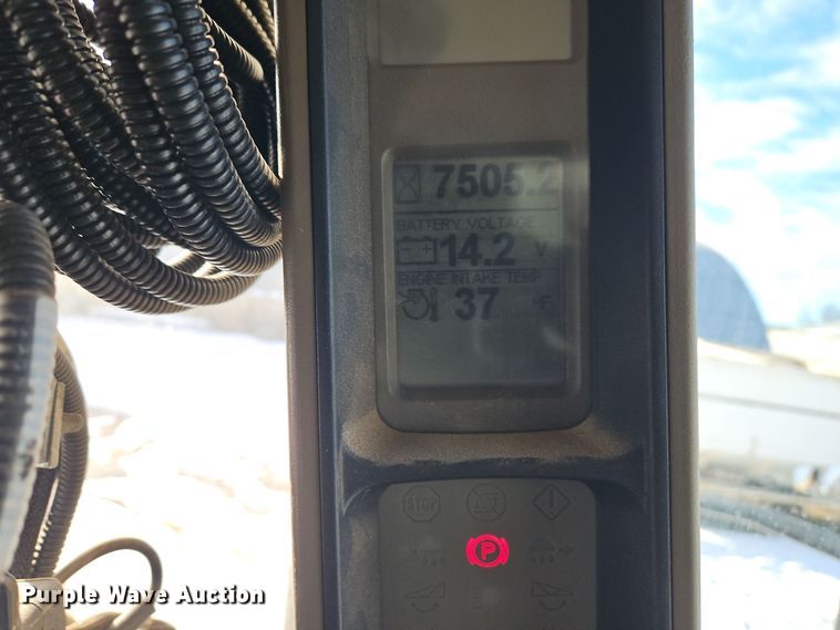 image for item DT7596 2011 Case 4020 spreader