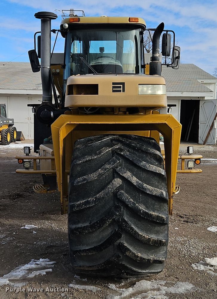 image for item DT7600 2003 Terra Gator 8103 spreader