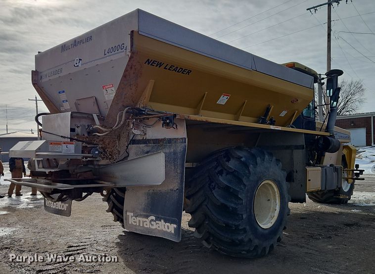 image for item DT7600 2003 Terra Gator 8103 spreader