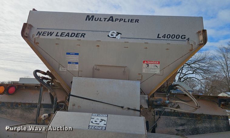 image for item DT7600 2003 Terra Gator 8103 spreader