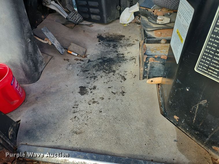 image for item DT7600 2003 Terra Gator 8103 spreader