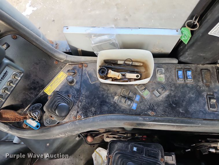 image for item DT7600 2003 Terra Gator 8103 spreader