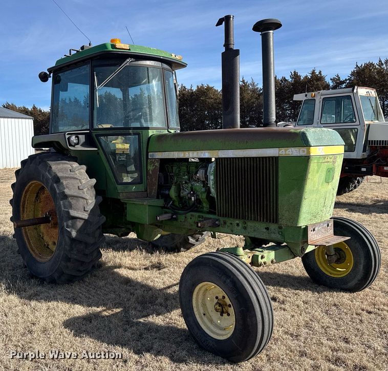 image for item DV2852 1974 John Deere 4430 tractor