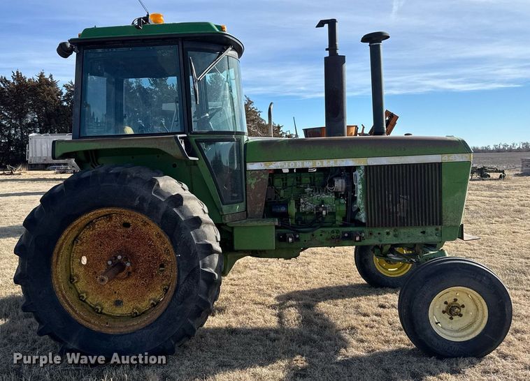 image for item DV2852 1974 John Deere 4430 tractor