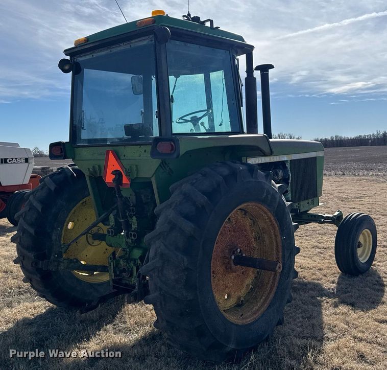 image for item DV2852 1974 John Deere 4430 tractor