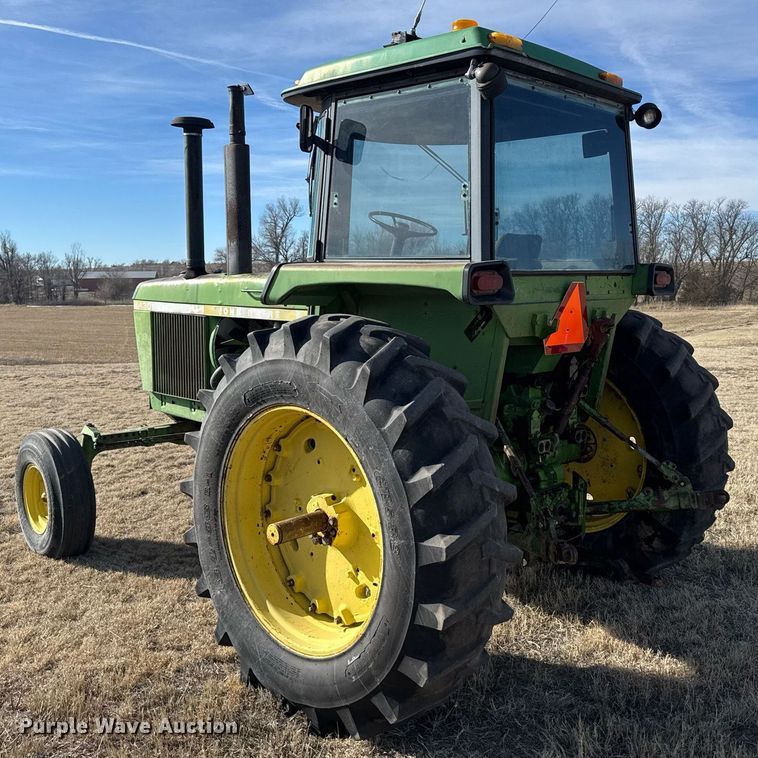 image for item DV2852 1974 John Deere 4430 tractor