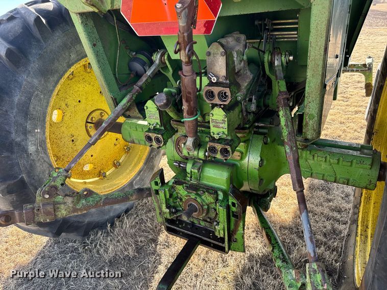 image for item DV2852 1974 John Deere 4430 tractor