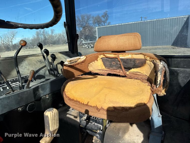 image for item DV2852 1974 John Deere 4430 tractor