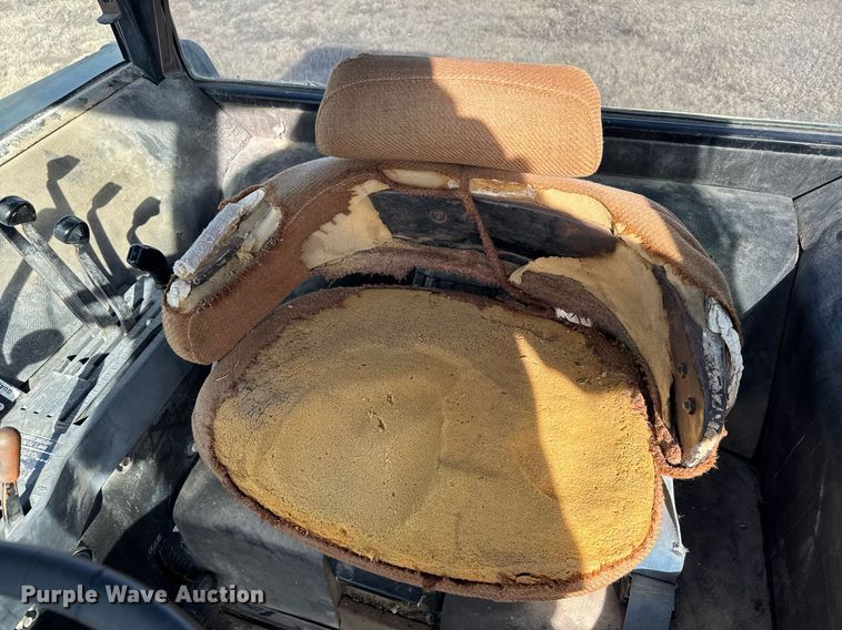 image for item DV2852 1974 John Deere 4430 tractor