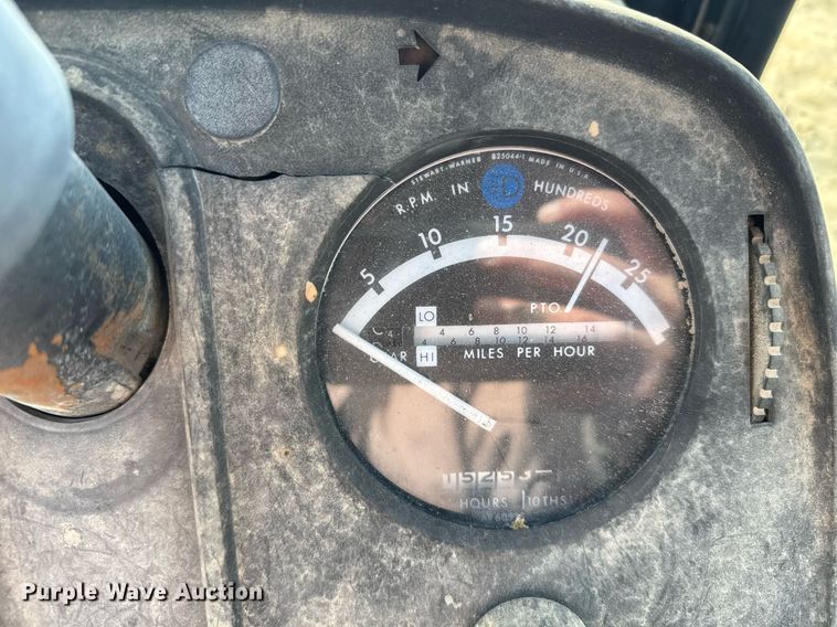 image for item DV2852 1974 John Deere 4430 tractor