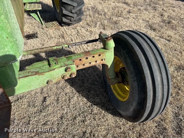 image for item DV2852 1974 John Deere 4430 tractor