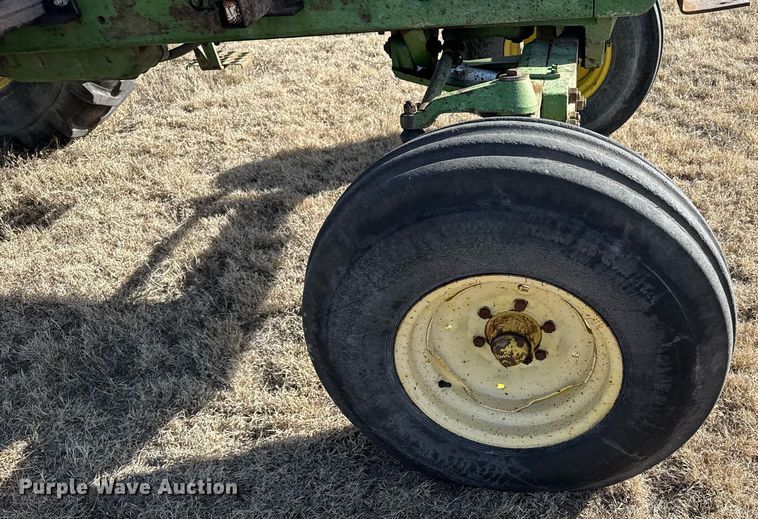 image for item DV2852 1974 John Deere 4430 tractor