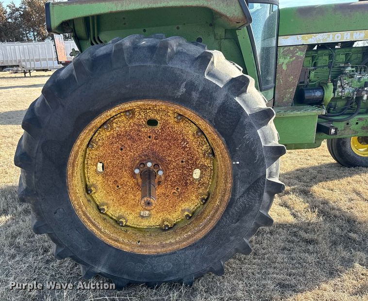 image for item DV2852 1974 John Deere 4430 tractor