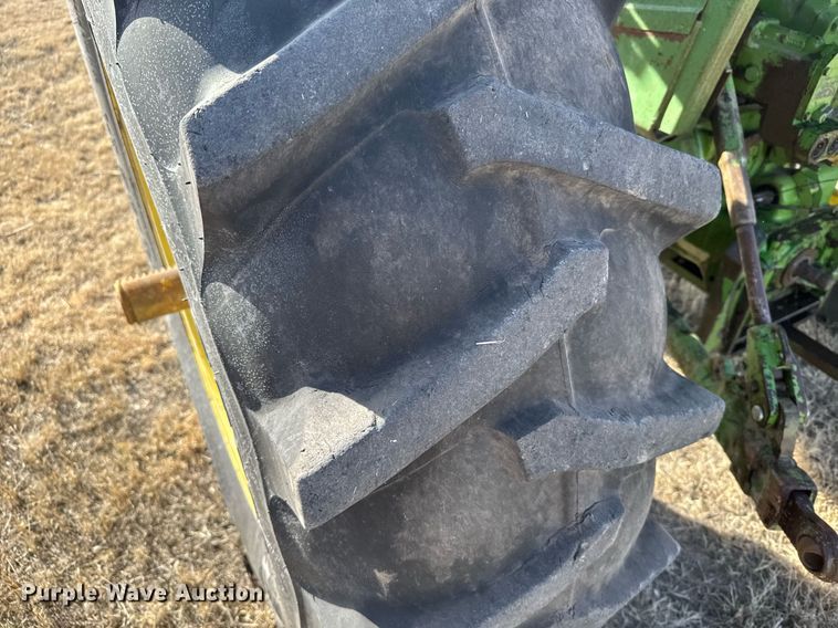 image for item DV2852 1974 John Deere 4430 tractor