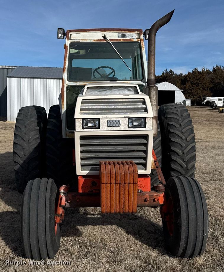 image for item DV2853 1979 Case 2390 tractor