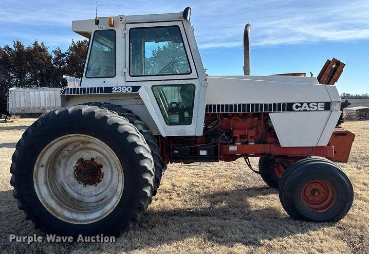 image for item DV2853 1979 Case 2390 tractor