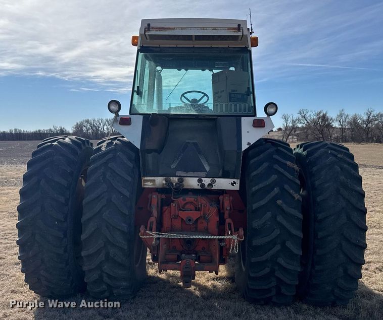 image for item DV2853 1979 Case 2390 tractor