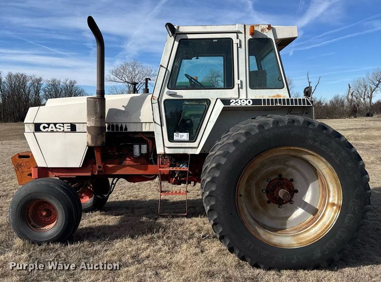 image for item DV2853 1979 Case 2390 tractor