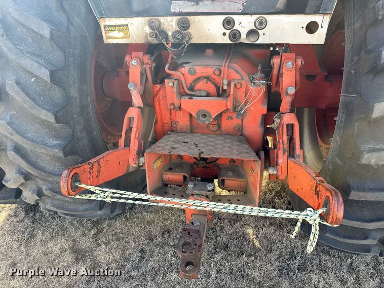 image for item DV2853 1979 Case 2390 tractor