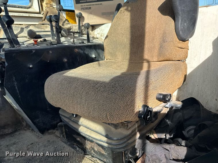 image for item DV2853 1979 Case 2390 tractor