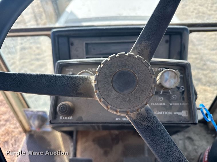 image for item DV2853 1979 Case 2390 tractor