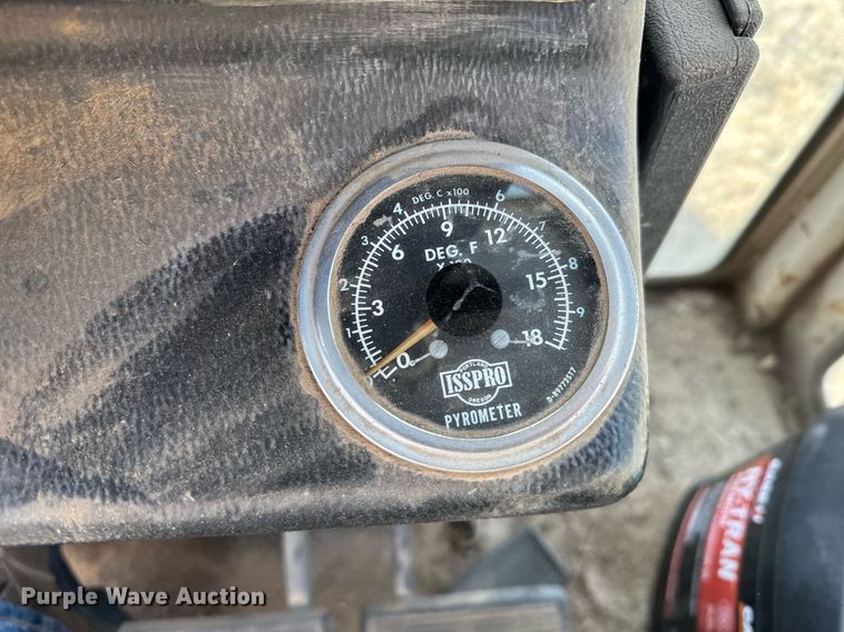 image for item DV2853 1979 Case 2390 tractor