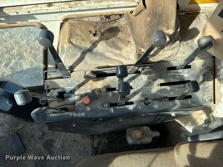 image for item DV2853 1979 Case 2390 tractor