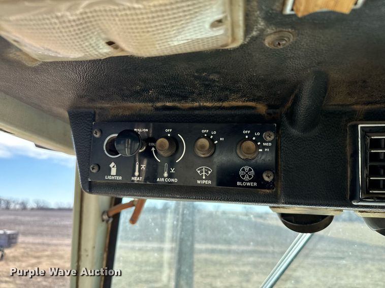 image for item DV2853 1979 Case 2390 tractor